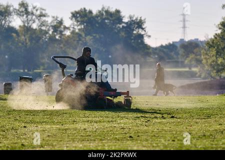 Photo prise le 23 septembre 2022 à Zagreb, scénographie d'automne sur le lac Jarun de Zagreb le premier jour du printemps. Photo: Davor Puklavec/PIXSELL Banque D'Images