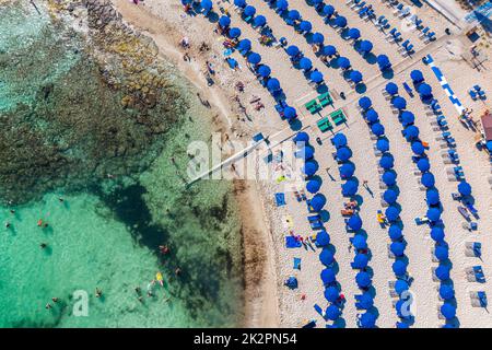 Vue aérienne de la plage de Sandy Bay. Ayia Napa, Chypre Banque D'Images