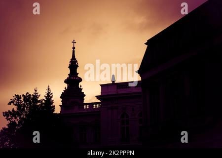 Silhouette de St. Michael la cathédrale de l'Archange au coucher du soleil. Belgrade, Serbie Banque D'Images