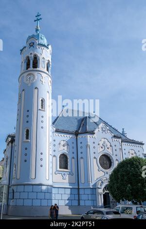 L'église bleue cinématographique de Bratislava, Slovaquie, un cliché vertical Banque D'Images