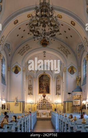 L'intérieur de l'église bleue cinématographique de Bratislava, Slovaquie Banque D'Images