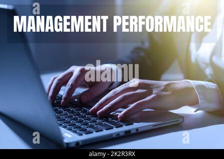 Écriture affichage de texte gestion performances. Mot écrit sur la rétroaction sur les compétences et les compétences en gestion Banque D'Images