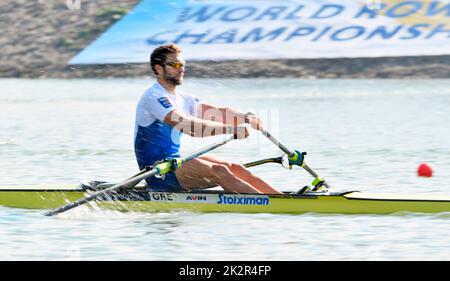 Racice, République tchèque. 22nd septembre 2022. Stefanos Ntuskos de Grèce en compétition sur les sculpts masculins demi-finale pendant le jour 6 des Championnats du monde d'aviron 2022 à la course de l'Arena de Labe sur 23 septembre 2022 à Racice, République Tchèque. Crédit : Ondrej Hajek/CTK photo/Alay Live News Banque D'Images