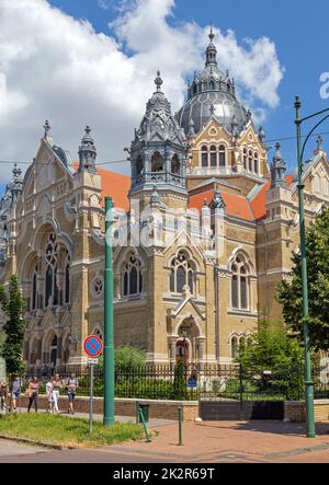 Szeged, Hongrie - 16 juin 2021 : Synagogue Temple Building, rue Josika à Szeged, Hongrie. Banque D'Images