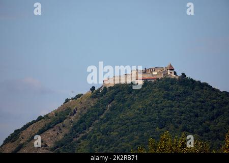 Château médiéval sur une colline Banque D'Images
