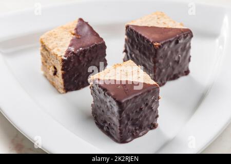 gâteaux de noisette avec revêtement au chocolat Banque D'Images