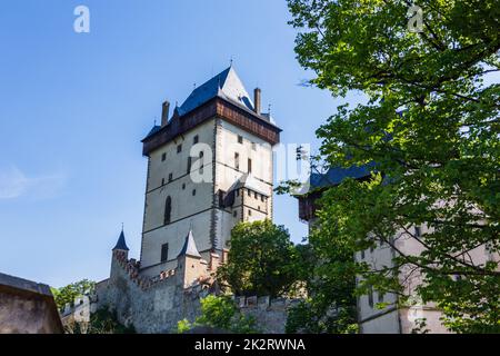 Château gothique royal de Karlstejn en République tchèque Banque D'Images