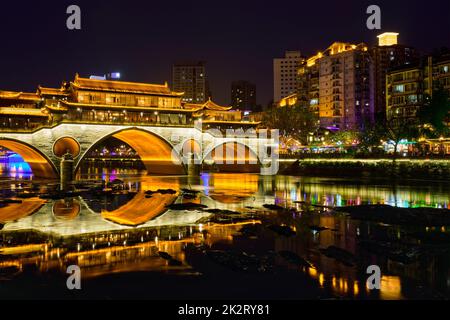 Anshun bridge at night, Chengdu, Chine Banque D'Images