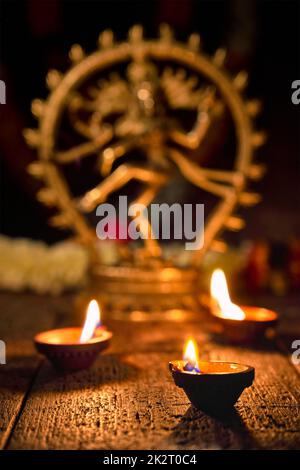 Diwali lights avec Shiva Nataraja Banque D'Images