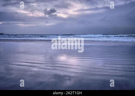 Skagsanden beach sur le coucher du soleil, îles Lofoten, Norvège Banque D'Images