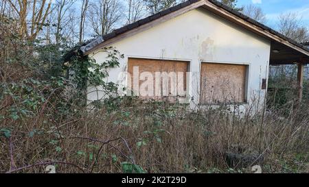 Ancien lieu perdu abandonné un logement de conteneur Banque D'Images