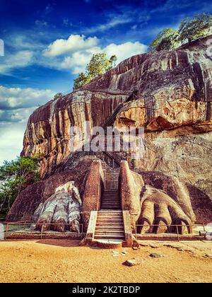 Pattes de Lion sur le sentier du rocher de Sigiriya, Sri Lanka Banque D'Images