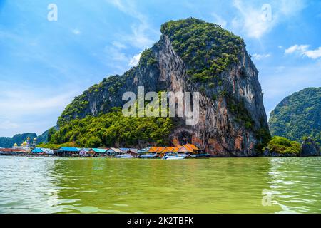 Village de pêcheurs de Koh Panyee sur une île rocheuse, Ko Panyi, Mueang Pha Banque D'Images