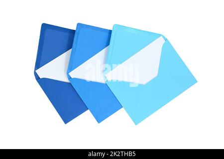 Enveloppes de teintes bleues avec carte blanche vierge Banque D'Images
