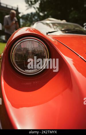 Phare de voiture d'époque et clignotant Banque D'Images