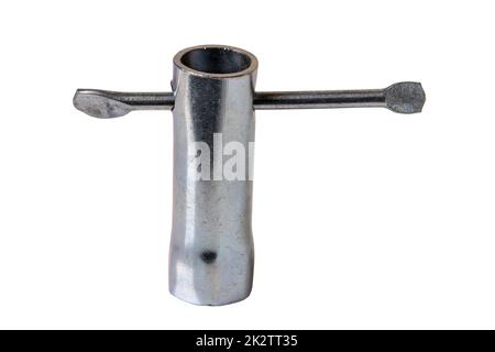 Outils artisanaux isolés. Gros plan d'une clé à douille hexagonale en métal pour le serrage ou le desserrage des vis isolées sur fond blanc. Masque. Macro. Banque D'Images