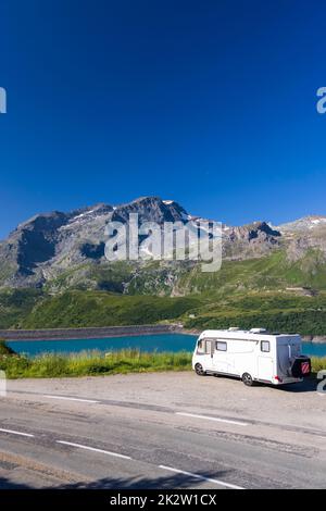 Lac (Lac du Mont Cenis) près du Col du Mont Cenis, Savoie, France Banque D'Images