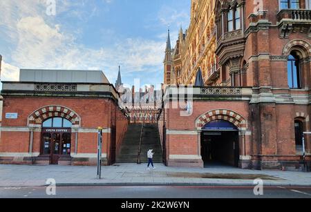 Une belle photo de rues avec des bâtiments historiques à King Cross à Londres Banque D'Images