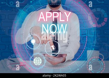 Affiche inspiration s'inscrire maintenant. Idée d'entreprise un acte d'une personne pour acquérir le poste lié à la profession d'homme d'affaires pointant vers le bas tablette représente la pensée novatrice mondiale. Banque D'Images