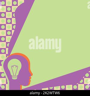 Tête avec ampoule lumineuse et idées de technologie.Lampe luminante dans Brain Symbols Design Affichage d'une idée mécanique et technique. Banque D'Images