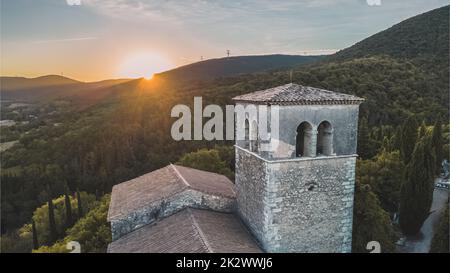 La chapelle Sainte-Foy de Mirande est située à Mirande, dans le département de la Drôme en France. Banque D'Images