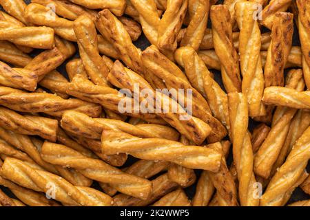 Bâtonnets de bretzel salés. Craquelins salés. Banque D'Images