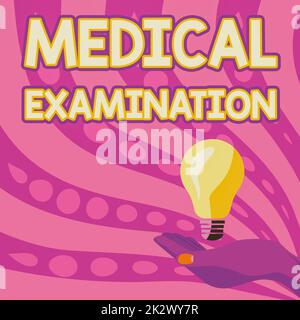 Texte montrant l'examen médical inspiration. Approche d'affaires Vérification effectuée pour déterminer la forme physique Lady mains tenant lampe avec tenue formelle présentant de nouvelles idées pour le projet Banque D'Images