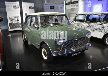 Austin Mini Cooper S 970 '1964 - photo prise au BMW-Museum Munich (Allemagne) 2019 Banque D'Images