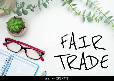 Légende conceptuelle Commerce équitable. Concept d'affaires petite augmentation par un fabricant ce qu'ils ont payé à un producteur flashy fournitures de bureau d'école, l'enseignement des collections d'apprentissage, l'écriture des outils Banque D'Images