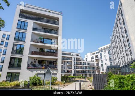 Nouveaux immeubles d'appartements dans une zone de développement de logements à Berlin, en Allemagne Banque D'Images