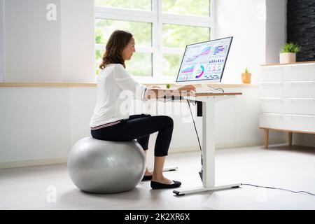 Correction de la position au bureau dans le bureau Banque D'Images