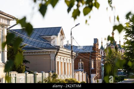 Paysage urbain avec maisons en bois dans la vieille ville de Kolomna Banque D'Images