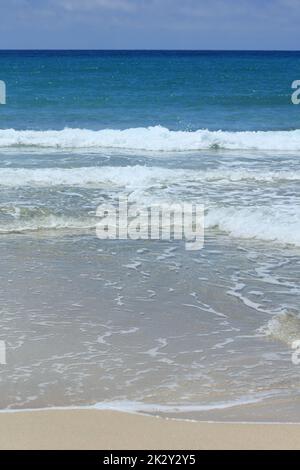 Falassarna plage de sable rouge Kissamos Creta Island vacances d'été 2020 covid-19 corona virus saison moderne de haute qualité imprimés Banque D'Images