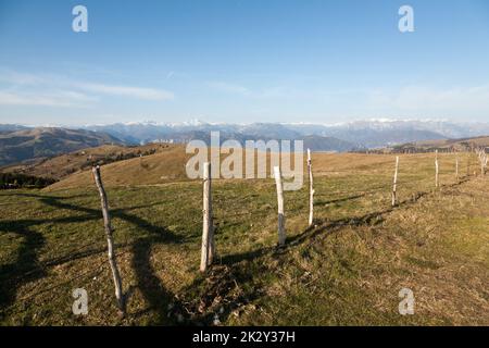 Paysage d'automne du mont Grappa. Vue sur les Alpes italiennes Banque D'Images