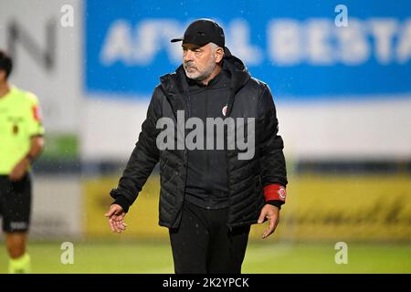 Dessel, Belgique. 23rd septembre 2022. Christian Bracconi, entraîneur en chef de Virton, photographié lors d'un match de football entre Dessel Sport (première division amateur) et Royal Excelsior Virton (division 1b 2nd), le vendredi 23 septembre 2022 à Dessel, au cinquième tour de la coupe belge Croky Cup. BELGA PHOTO TOM GOYVAERTS crédit: Belga News Agency/Alay Live News Banque D'Images