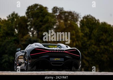 Chantilly, France. 23rd septembre 2022. Bugatti W16 Mistral lors de l'édition 6th de Chantilly Arts & Elegance - Richard mille au domaine du Château de Chantilly, de 24 septembre au 25, 2025, à Chantilly, France - photo Julien Delfosse / DPPI crédit: DPPI Media / Alamy Live News Banque D'Images