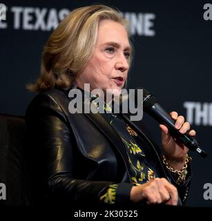 Austin, Texas, États-Unis. 23rd septembre 2022. L'ancienne secrétaire d'État américaine HILLARY CLINTON s'exprime au Texas Tribune Festival 2022, le rassemblement de trois jours de notables du monde de la politique et de la politique publique. Crédit : ZUMA Press, Inc./Alay Live News Banque D'Images