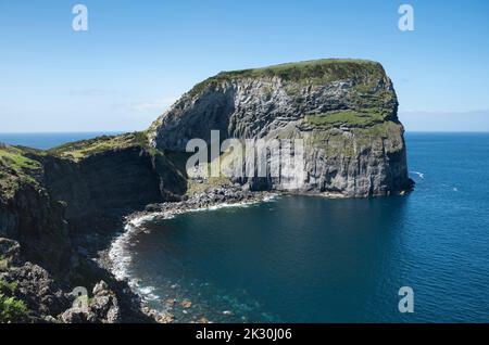 Portugal, Açores, falaise de Morro de Castelo Branco sur l'île Faial Banque D'Images