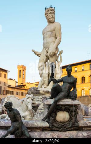 Italie, Toscane, Florence, Fontaine de Neptune sur la Piazza della Signoria Banque D'Images