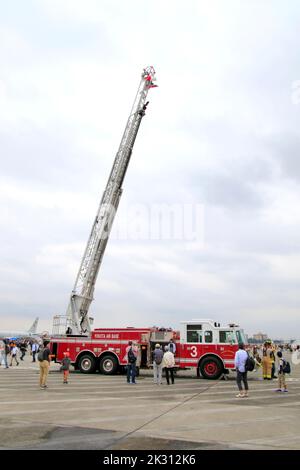 MOTEUR d'incendie DE L'US Air Force à la base aérienne de Yokota Banque D'Images