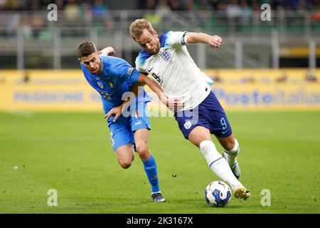 Milan, Italie. 23rd septembre 2022. Italie, Milan, sept 23 2022: Harry Kane (attaquant de l'Angleterre) lutte pour le ballon dans la première moitié pendant le match de football ITALIE contre L'ANGLETERRE, UNL, Ligue A Group3 day5, San Siro stade (Credit image: © Fabrizio Andrea Bertani/Pacific Press via ZUMA Press Wire) Credit: ZUMA Press, Inc./Alay Live News Banque D'Images