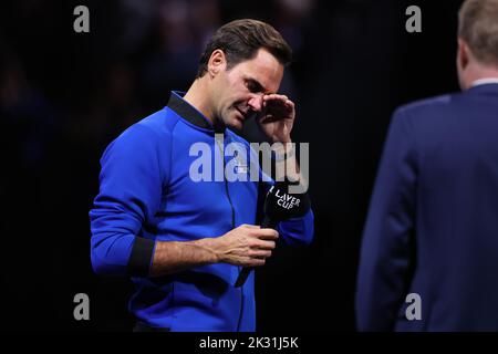 Londres, Royaume-Uni. 24th septembre 2022. 23rd septembre 2022; O2, Londres Angleterre: Tournoi international de tennis de la coupe Laver: A Emotive Rodger Federer pendant son interview crédit: Action plus Sports Images/Alay Live News Banque D'Images