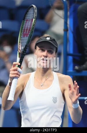 Tokyo, Japon. 24th septembre 2022. Liudmila Samsonova de Russie réagit au public après qu'elle a battu Zhang Shuai de Chine à la demi-finale du match des célibataires au tournoi de tennis ouvert de Toray Pan Pacific à l'Ariake Coliseum de Tokyo samedi, 24 septembre 2022. Samsonova défait Zhang 7-6, 6-2. Credit: Yoshio Tsunoda/AFLO/Alay Live News Banque D'Images