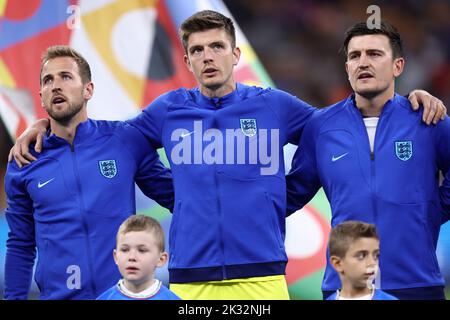 Milan, Italie. 23rd septembre 2022. Harry Kane, Nick Pope et Harry Maguire d'Angleterre regardent pendant la Ligue des Nations de l'UEFA Un match du Groupe 3 entre l'Italie et l'Angleterre à San Siro sur 23 septembre 2022 à Milan, Italie. Credit: Marco Canoniero / Alamy Live News Banque D'Images