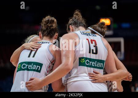 Sydney, Australie. 24th septembre 2022. Les joueurs belges parlent lors du match de la coupe du monde 2022 de la FIBA Womens entre Porto Rico et la Belgique au Superdome de Sydney, en Australie. (Foto: NOE Llamas/Sports Press photo/C - DÉLAI D'UNE HEURE - ACTIVER FTP SEULEMENT SI LES IMAGES DE MOINS D'UNE HEURE - Alay) crédit: SPP Sport Press photo. /Alamy Live News Banque D'Images