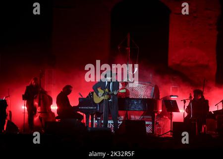 23 septembre 2022, Roma, Italie: Édition 1st du festival ROM Unplugged au parc archéologique Appia Antica. Le festival Vinicio Caposela s'ouvre avec ''quo Vadis Homine?'' Dans le cadre splendide de l'ancien emplacement de Rome. (Credit image: © Daniela Franceschelli/Pacific Press via ZUMA Press Wire) Banque D'Images