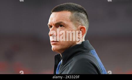 23 septembre 2022: Paul Carcaterra, analyste d'ESPN, regarde avant le match entre les cavaliers de Virginie et l'Orange de Syracuse le vendredi 23 septembre 2022 au JMA Wireless Dome à Syracuse, New York. Riche Barnes/CSM Banque D'Images