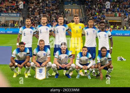 Kyle Walker (Angleterre)Eric Dier (Angleterre)Harry Maguire (Angleterre)Nick Pope (Angleterre) Jude Bellingham (Angleterre)Bukayo Saka (Angleterre)Reece James (Angleterre)Harry Kane (Angleterre) Declan Rice (Angleterre)Phil Foden (Angleterre)Raheem Sterling (Angleterre)Team (Angleterre) lors du match de l'UEFA 'Ligue des Nations 2022-2023 au stade Giuseppe Meazza 23 septembre 2022 de Milan en Italie, 1-0. Credit: Maurizio Borsari/AFLO/Alay Live News Banque D'Images