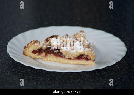 un délicieux gâteau aux prunes fraîchement cuit Banque D'Images