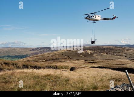 Heli-Lift Services hélicoptère G-BIGB impliqué dans des travaux de restauration de tourbières à Fountains est tombé dans le parc national de Yorkshire Dales 23rd septembre 2022 Banque D'Images